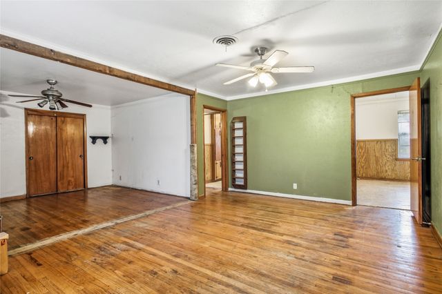 3557 Montreal Circle, Haltom City, TX 76117