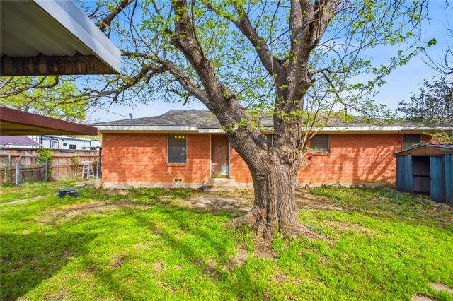 3557 Montreal Circle, Haltom City, TX 76117