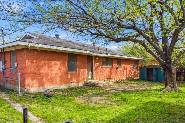 3557 Montreal Circle, Haltom City, TX 76117