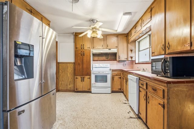 3557 Montreal Circle, Haltom City, TX 76117