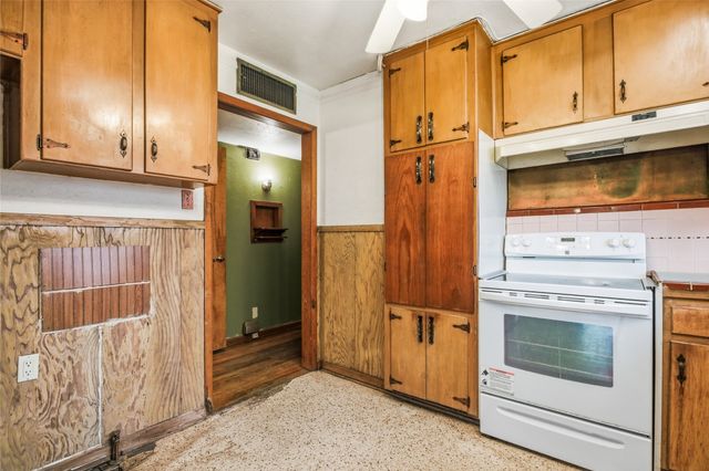 3557 Montreal Circle, Haltom City, TX 76117