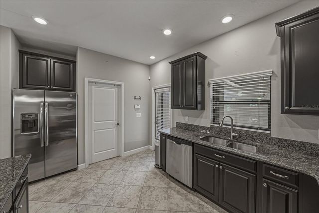 28647 TRANQUIL LAKE CIRCLE, Wesley Chapel, FL 33543