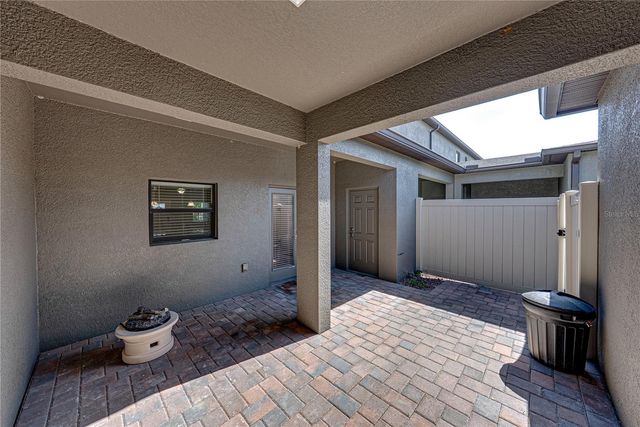 28647 TRANQUIL LAKE CIRCLE, Wesley Chapel, FL 33543