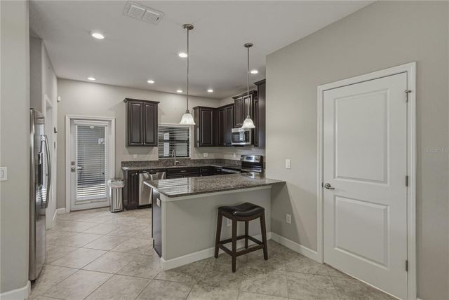 28647 TRANQUIL LAKE CIRCLE, Wesley Chapel, FL 33543