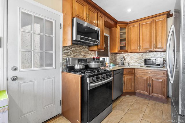 938 Wallace Avenue, North Baldwin, NY 11510