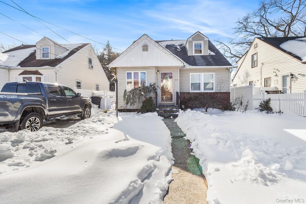 938 Wallace Avenue, North Baldwin, NY 11510