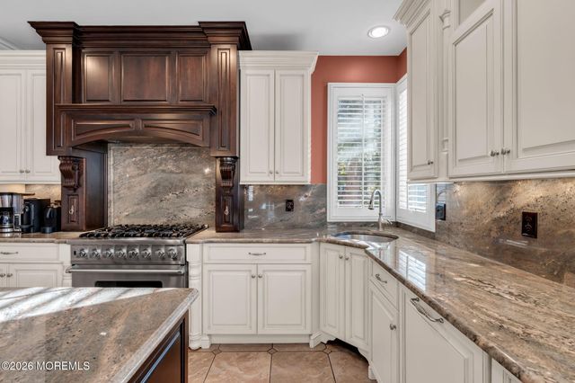 20 Coleridge Drive, Marlboro, NJ 07746