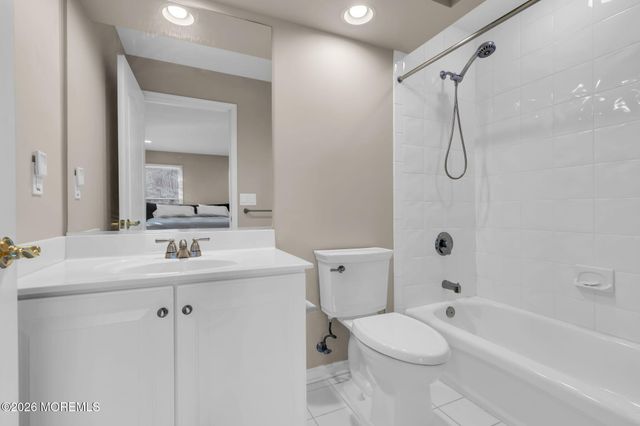 20 Coleridge Drive, Marlboro, NJ 07746