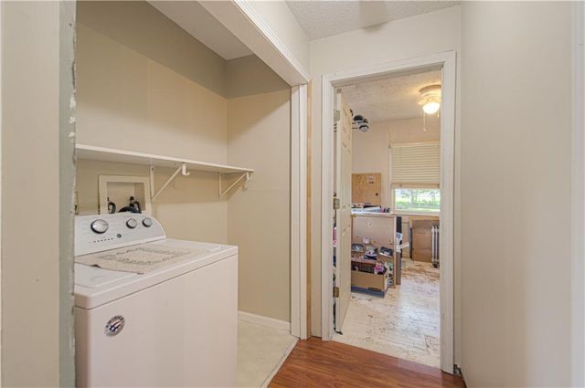 4748 Reinhardt Drive, Roeland Park, KS 66205