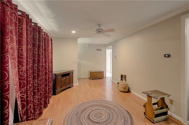 4748 Reinhardt Drive, Roeland Park, KS 66205