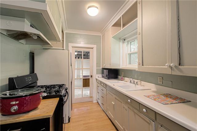 4748 Reinhardt Drive, Roeland Park, KS 66205