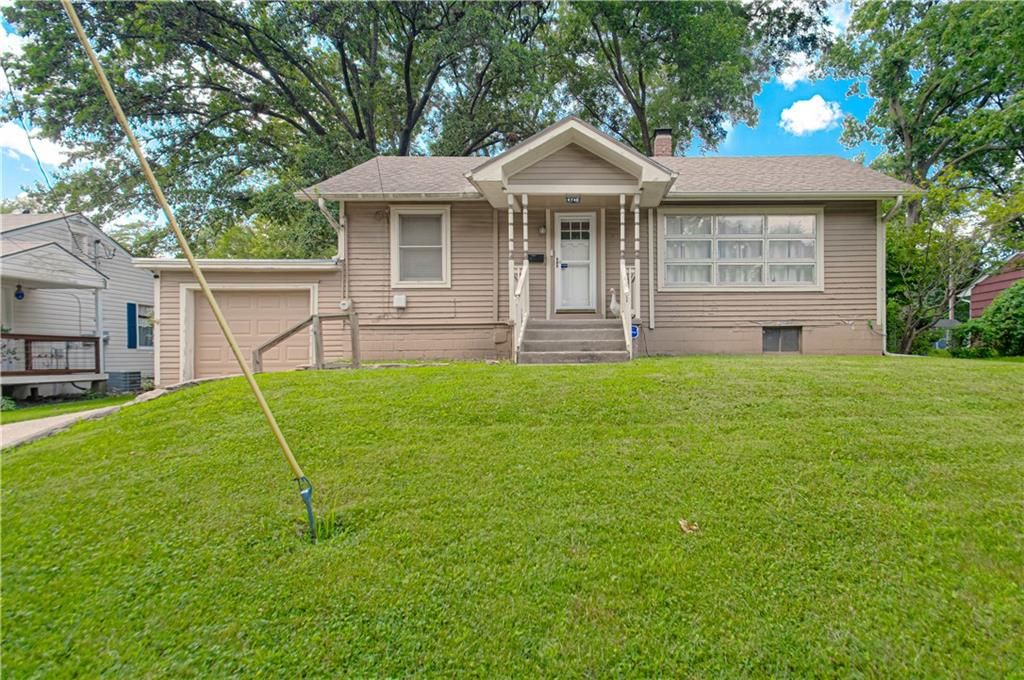 4748 Reinhardt Drive, Roeland Park, KS 66205