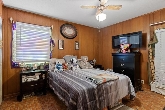 2296 N Shore Acres Road, Soddy Daisy, TN 37379