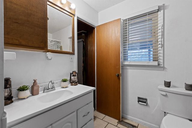 2296 N Shore Acres Road, Soddy Daisy, TN 37379