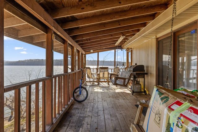 2296 N Shore Acres Road, Soddy Daisy, TN 37379