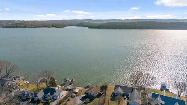 2296 N Shore Acres Road, Soddy Daisy, TN 37379