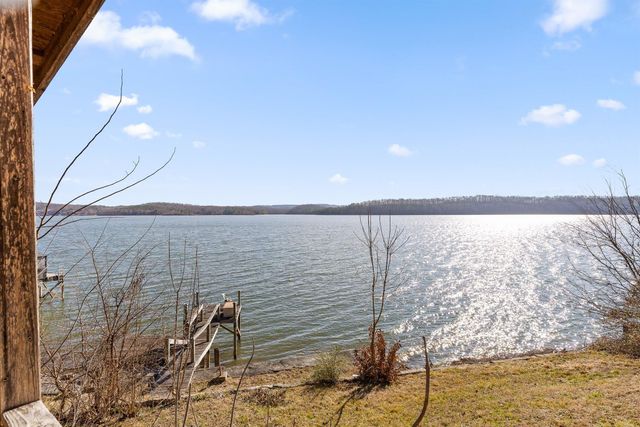 2296 N Shore Acres Road, Soddy Daisy, TN 37379