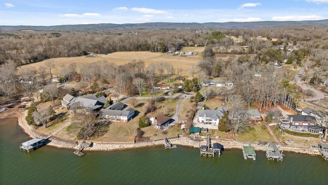 2296 N Shore Acres Road, Soddy Daisy, TN 37379