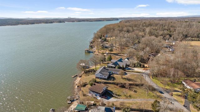 2296 N Shore Acres Road, Soddy Daisy, TN 37379