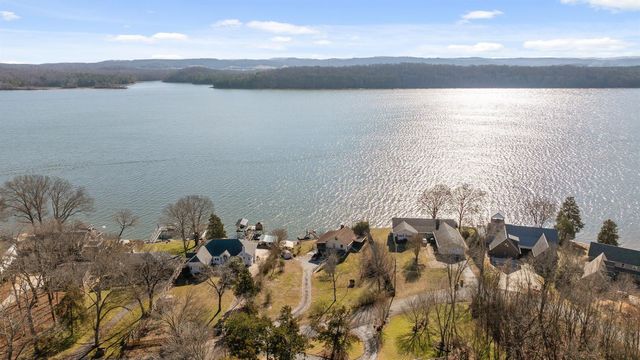 2296 N Shore Acres Road, Soddy Daisy, TN 37379