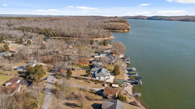 2296 N Shore Acres Road, Soddy Daisy, TN 37379