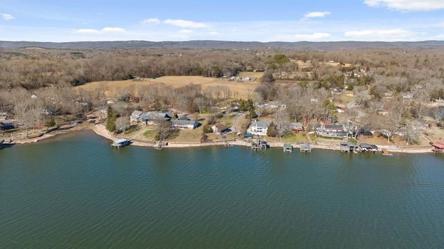 2296 N Shore Acres Road, Soddy Daisy, TN 37379