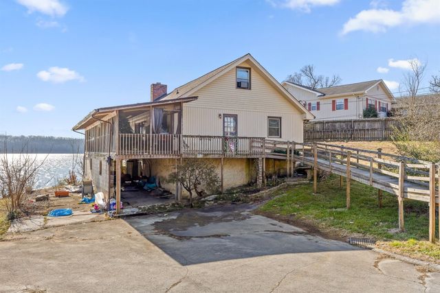 2296 N Shore Acres Road, Soddy Daisy, TN 37379