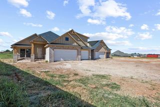 9509 Sultans Water Way, Yukon, OK 73099