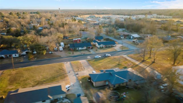 604 E PENNSYLVANIA, Van, TX 75790