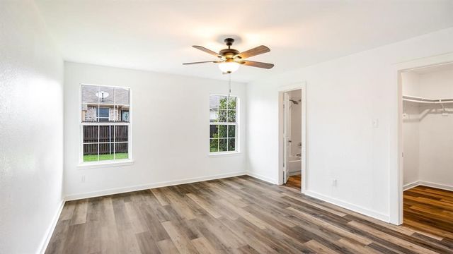 911 Hems Lane, Arlington, TX 76001