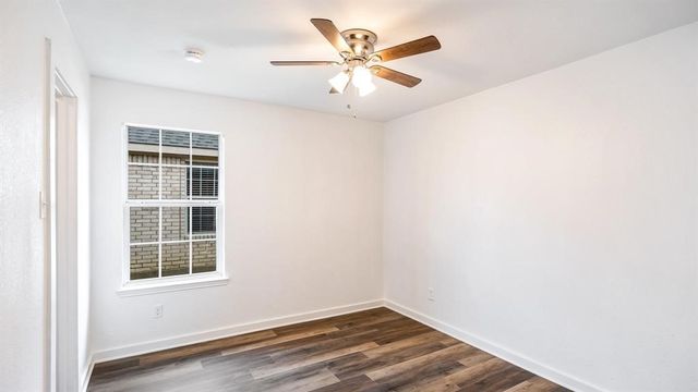 911 Hems Lane, Arlington, TX 76001