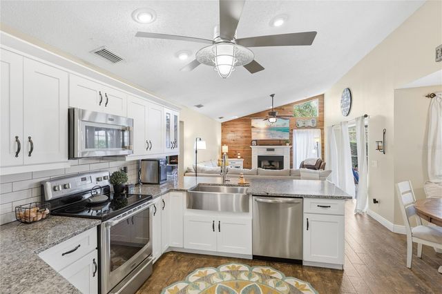 1703 76TH STREET W, Bradenton, FL 34209