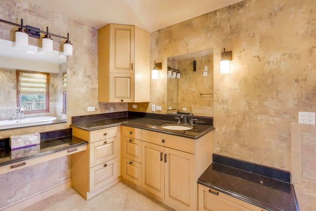 13844 Mettawa Lane, Mettawa, IL 60045