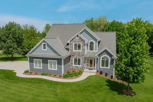 W231N7370 Field DRIVE, Sussex, WI 53089