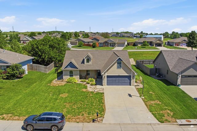 8715 William Drive, Manhattan, KS 66502