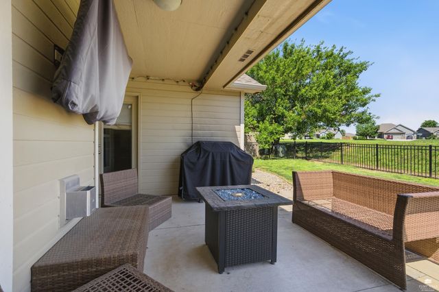 8715 William Drive, Manhattan, KS 66502