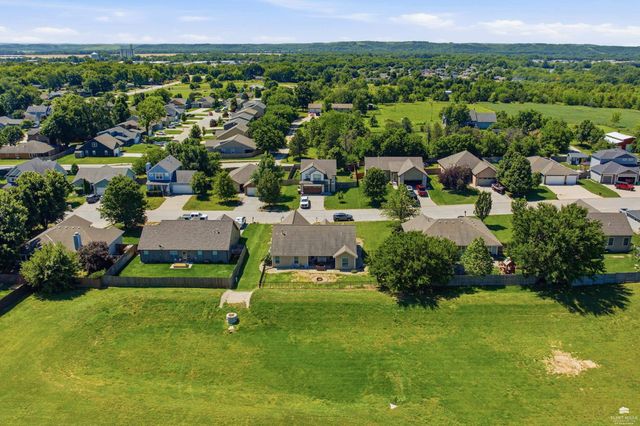 8715 William Drive, Manhattan, KS 66502