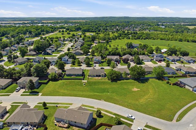 8715 William Drive, Manhattan, KS 66502