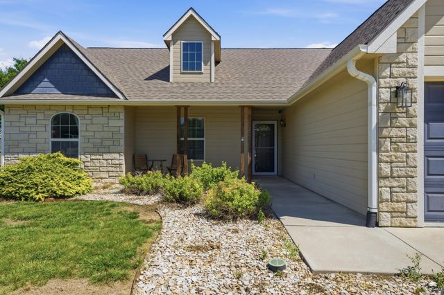 8715 William Drive, Manhattan, KS 66502