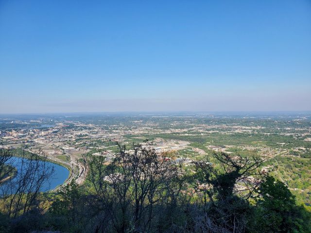 1117 E Brow Road, Lookout Mountain, TN 37350