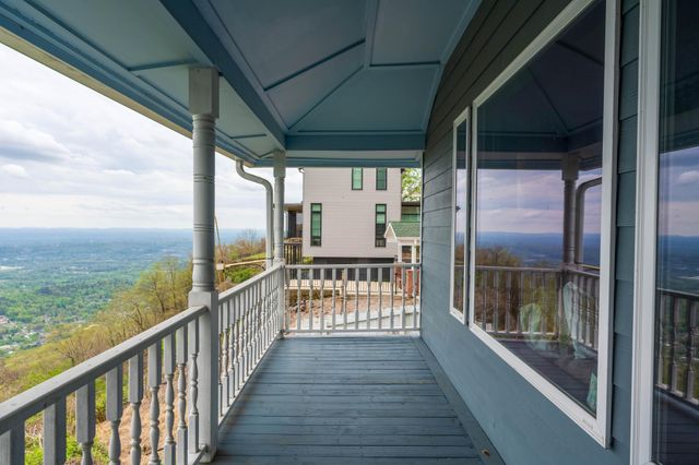 1117 E Brow Road, Lookout Mountain, TN 37350