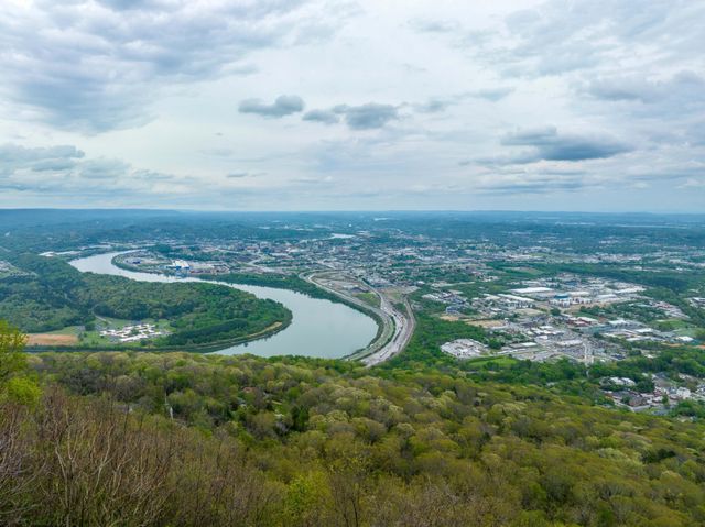 1117 E Brow Road, Lookout Mountain, TN 37350