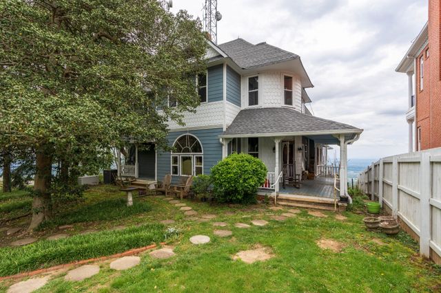 1117 E Brow Road, Lookout Mountain, TN 37350