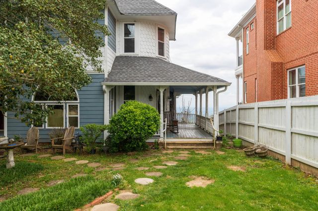 1117 E Brow Road, Lookout Mountain, TN 37350
