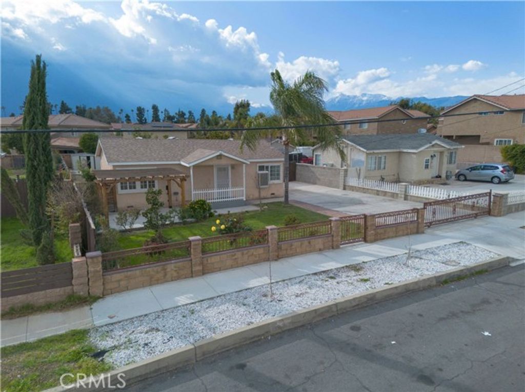 414 S Linden, Rialto, CA 92376