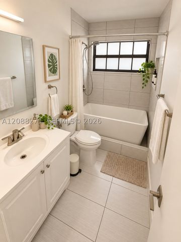 21204 Harbor Way 123-12, Aventura, FL 33180