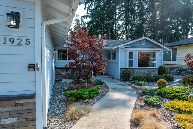 1925 NE 8th Avenue, Oak Harbor, WA 98277