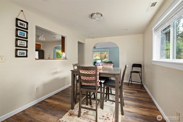 1925 NE 8th Avenue, Oak Harbor, WA 98277