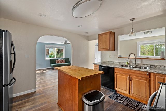 1925 NE 8th Avenue, Oak Harbor, WA 98277