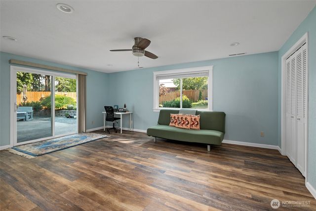 1925 NE 8th Avenue, Oak Harbor, WA 98277
